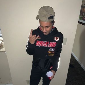 Meet your Posher, Devin